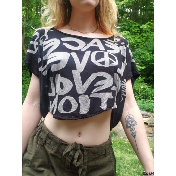 Peace Love Revolution Dolman - Picture 2 of 3